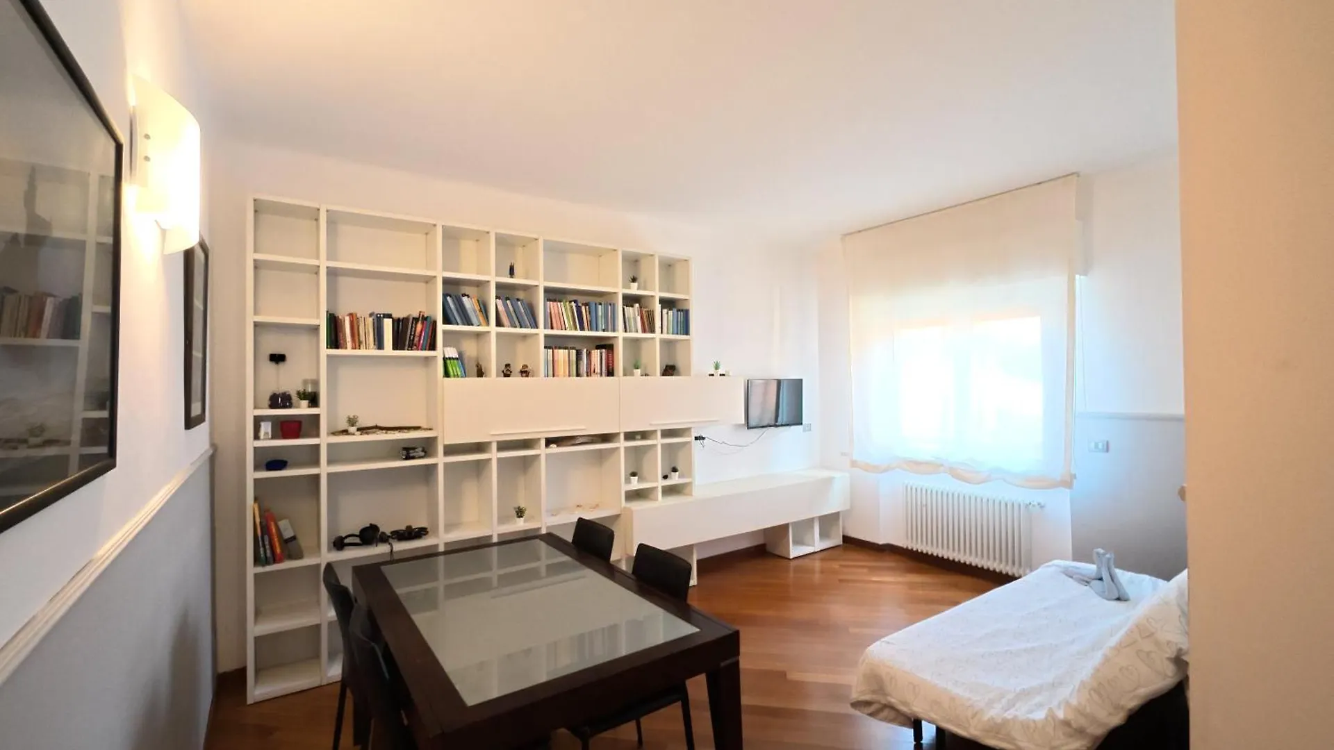 Almacasa A Modern Homeholiday contacts